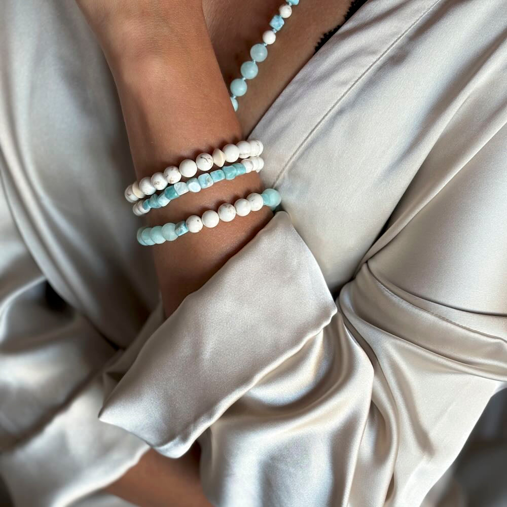 Bracelet de pierres précieuses Elevate me avec perles d’amazonite, de magnésite et de larimar