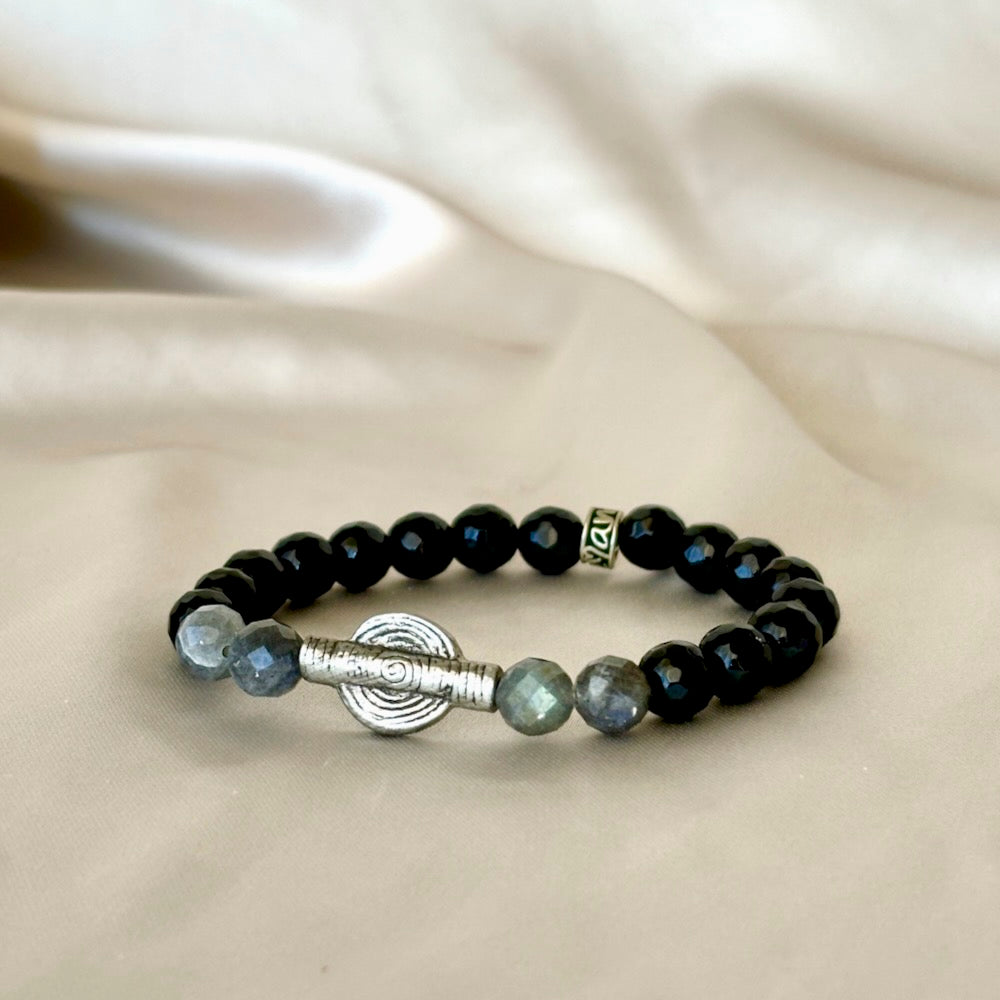 Gemstone Bracelet with Labradorite and Onyx