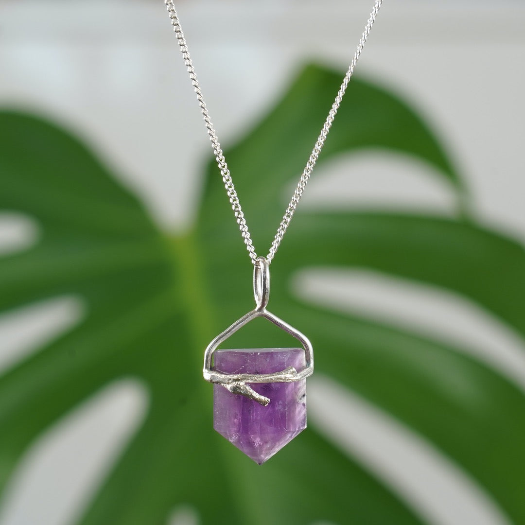 Silver Necklace with Amethyst Crystal