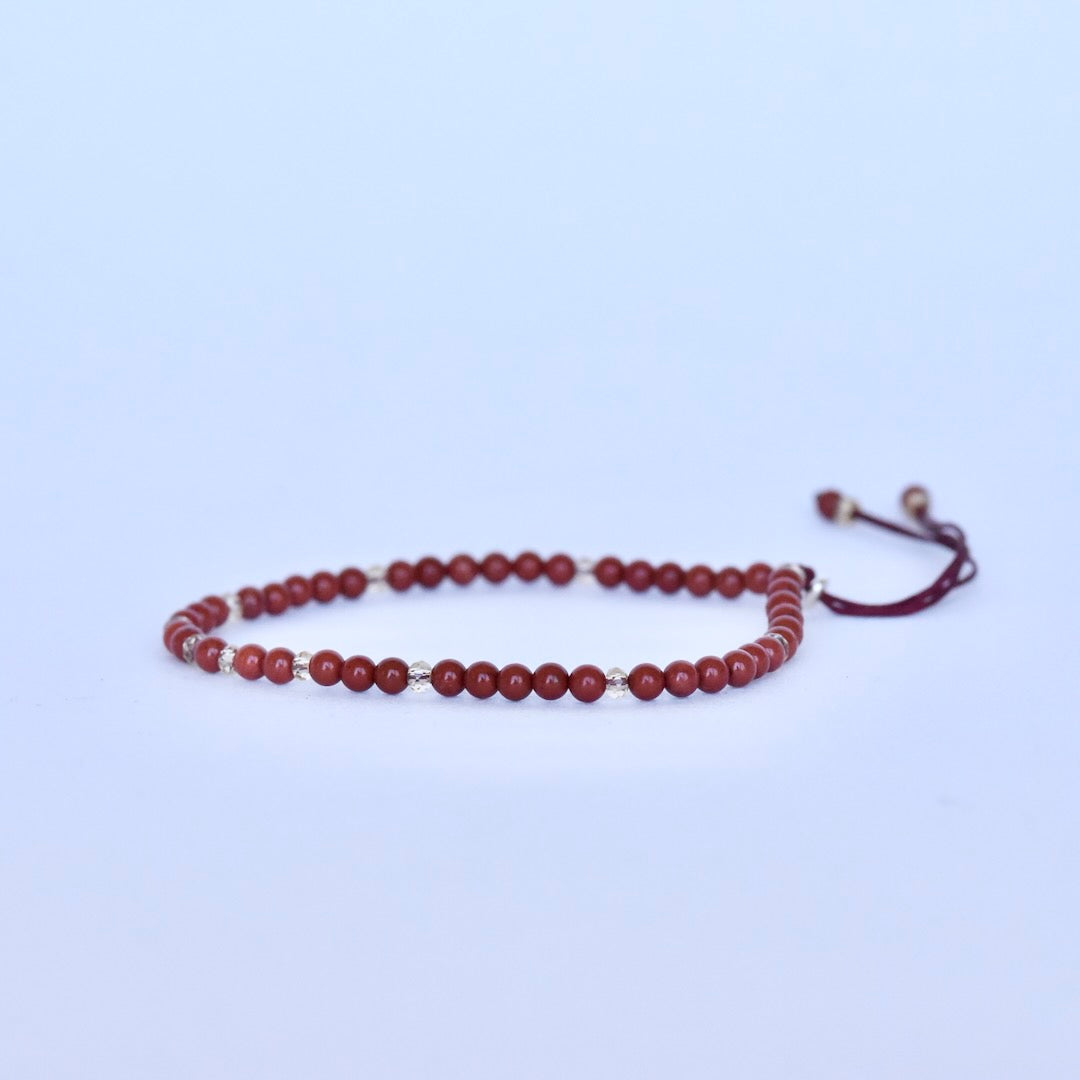 Bracelet en pierres précieuses ajustables en jaspe rouge